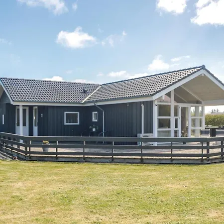 Holiday Home Sortbaervej Tarm II