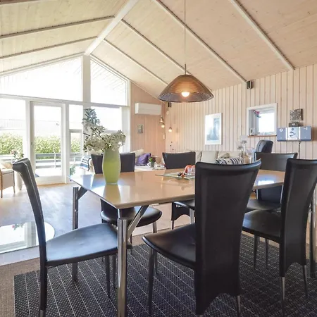 Holiday Home Sortbaervej Tarm II