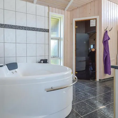 Holiday Home Sortbaervej Tarm II Casa de Férias