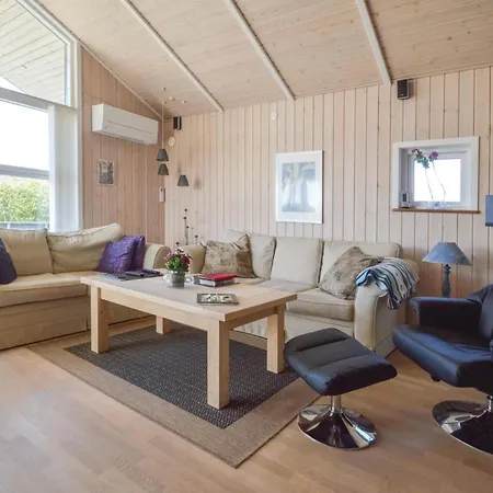 Casa de Férias Holiday Home Sortbaervej Tarm II
